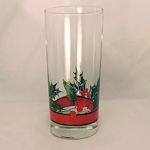 VGT Highball Glass Holly & Berries by LIBBEY GLASS COMPANY - Picture 4 of 5